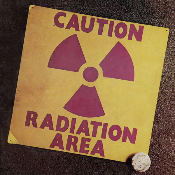 caution-radiation-area-copertina